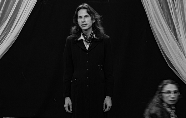 תיאטרון, נגינה, הלחנה, שירה, ספרות